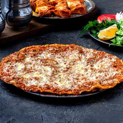 Kaşarlı Lahmacun