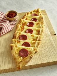 Sucuklu Kaşarlı Pide